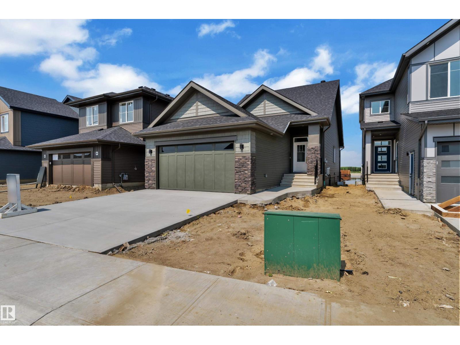 264 Falcon Crescent