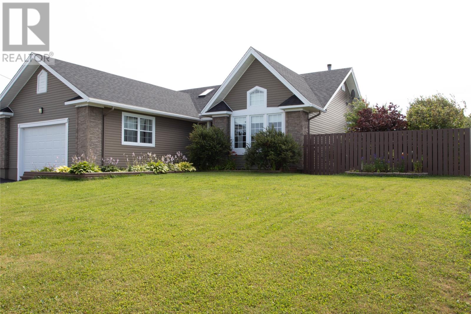 6 Heath Crescent - Photo 2