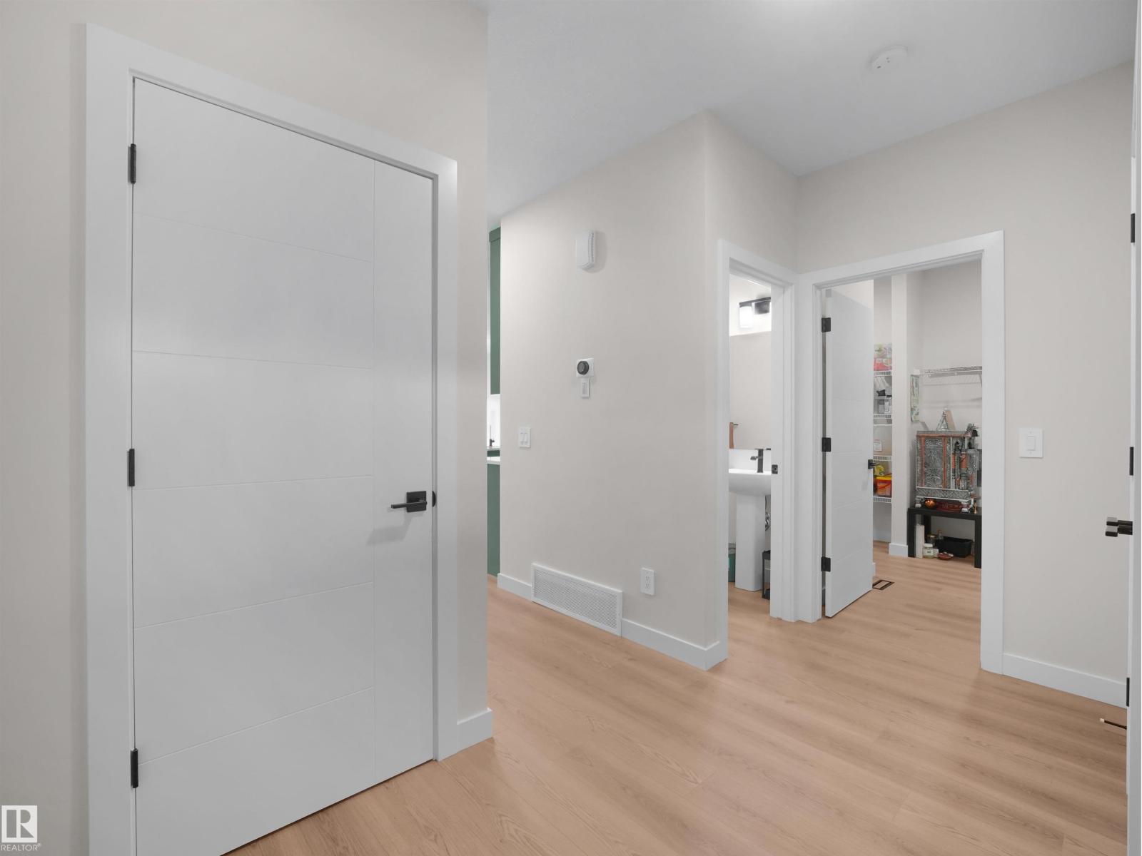 3724 214 ST NW