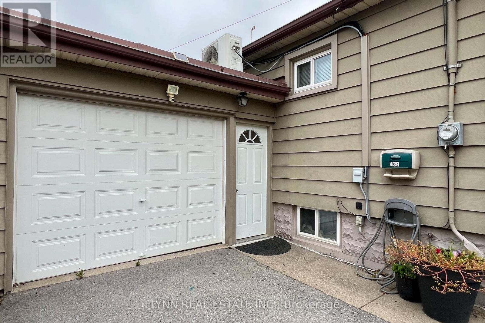 438 BELL STREET
