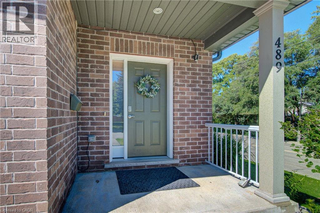 489 LEANDER Place