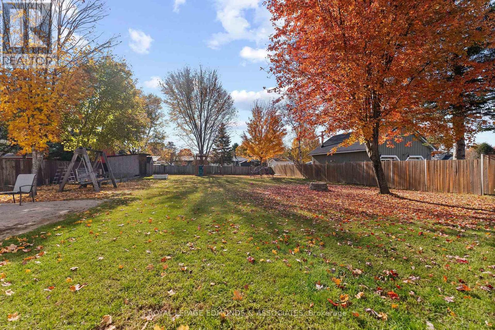 10 SUNSET CRESCENT