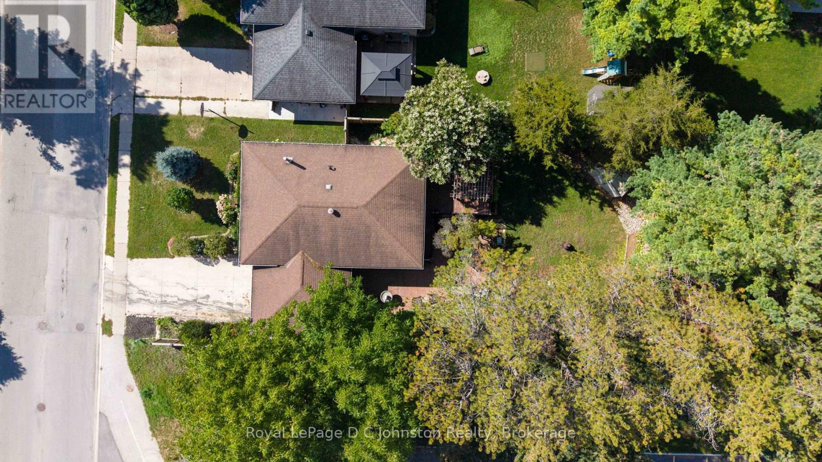 1152 WELLINGTON STREET