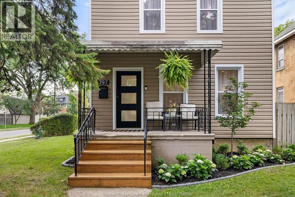 797 MONMOUTH ROAD