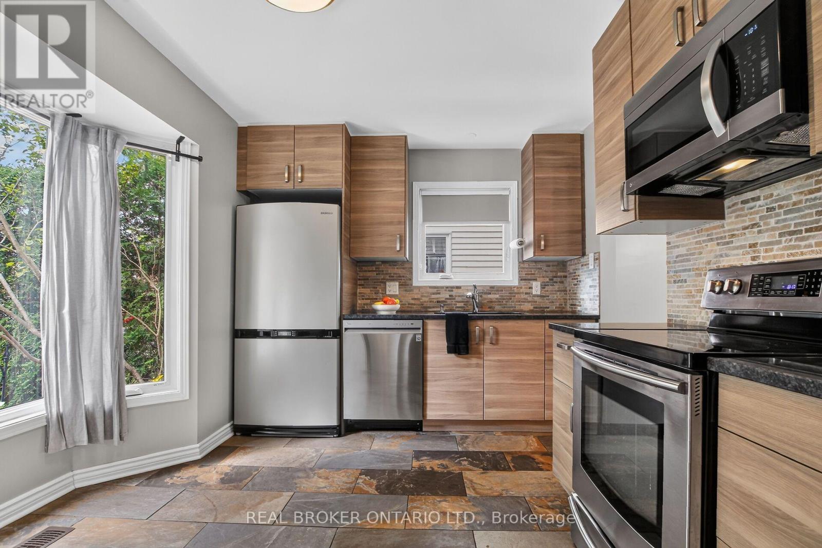 25 MORESBY DRIVE