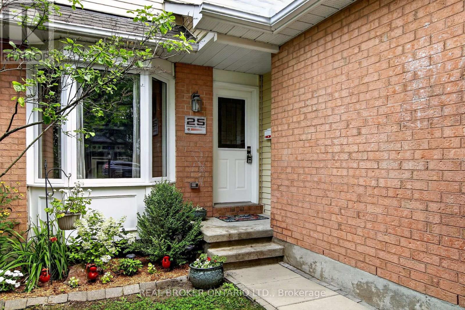 25 MORESBY DRIVE