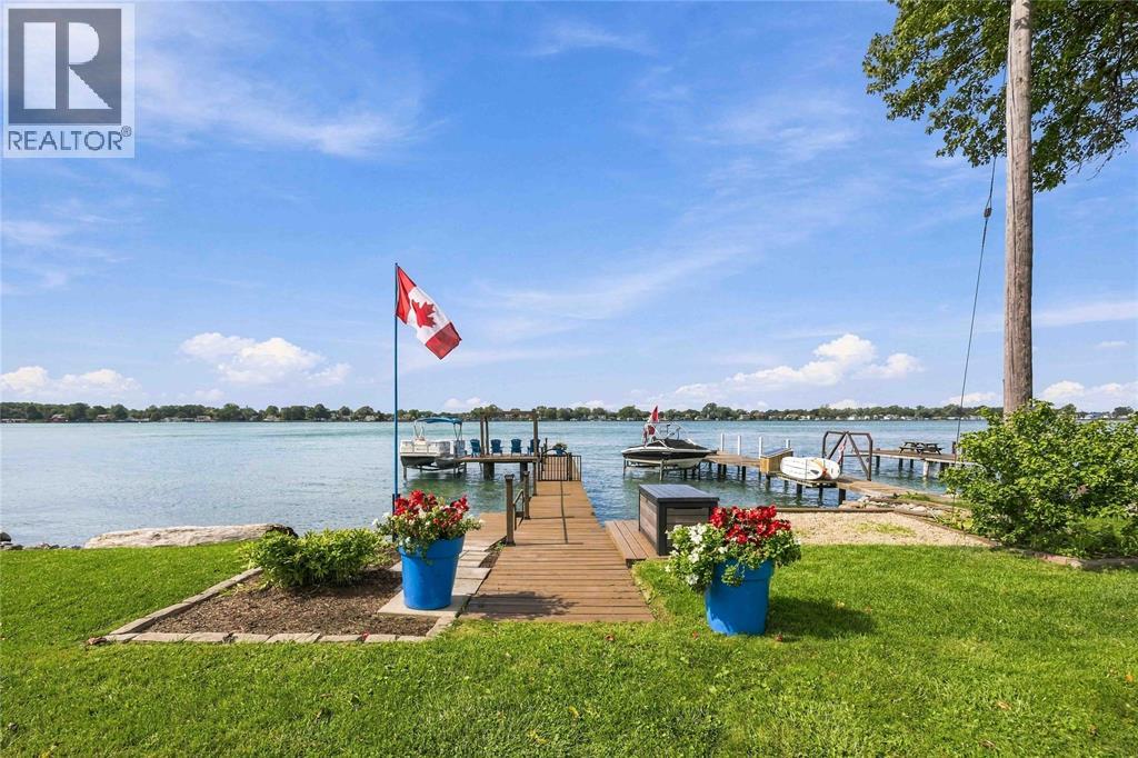 4232 St Clair PARKWAY - Photo 3