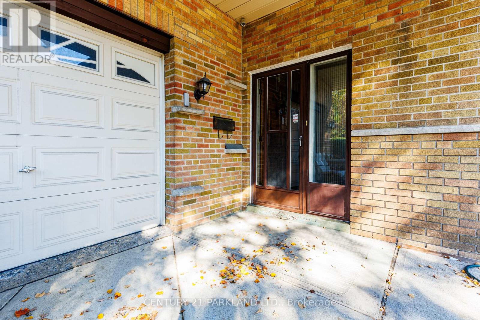 22 WATERFIELD DRIVE