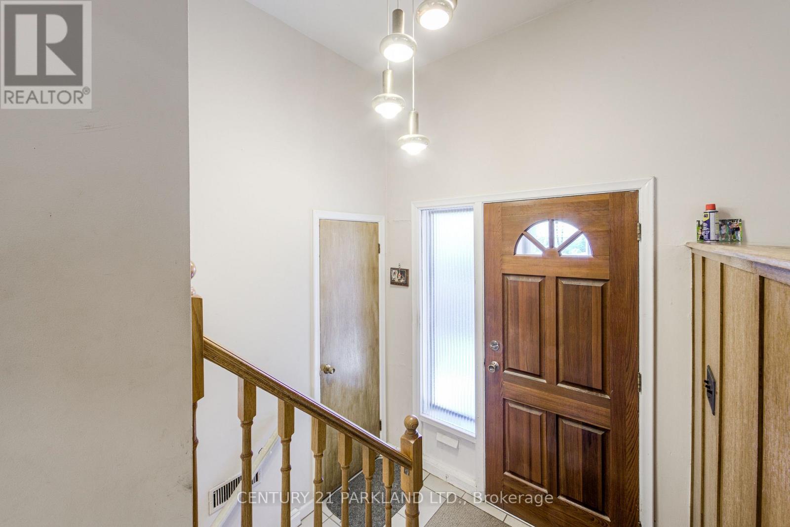 22 WATERFIELD DRIVE
