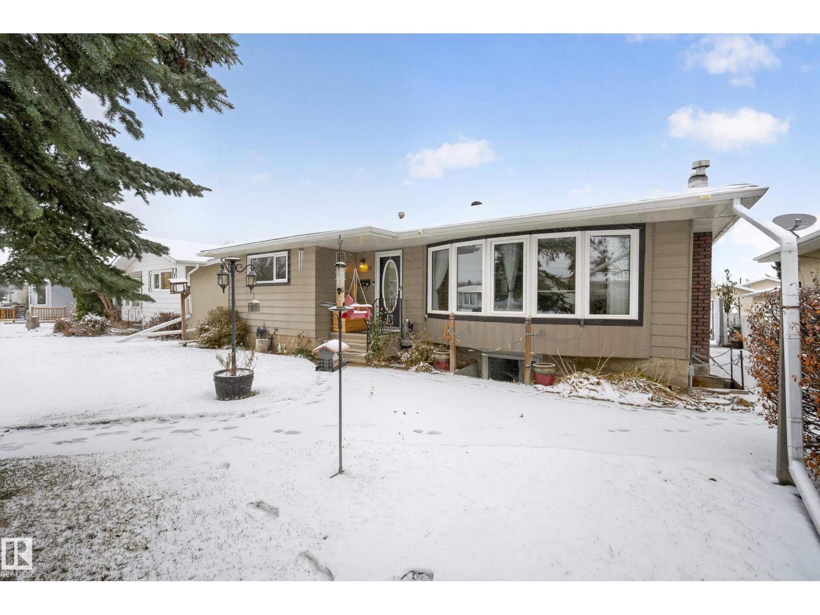 19 Belleville AV