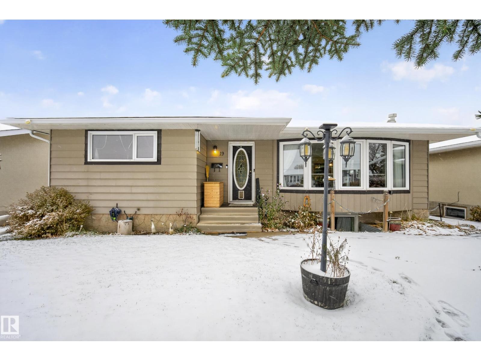 19 Belleville AV