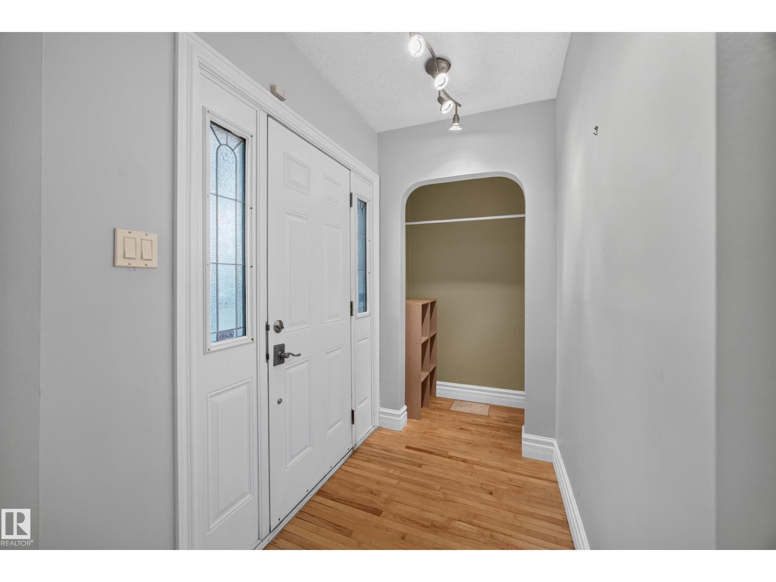 9615 75 AV NW