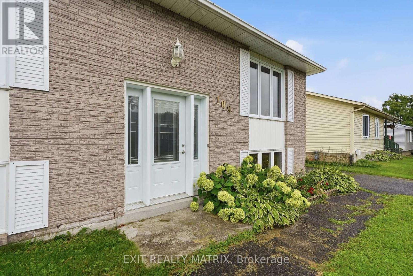 109 OSWALD STREET - Photo 3