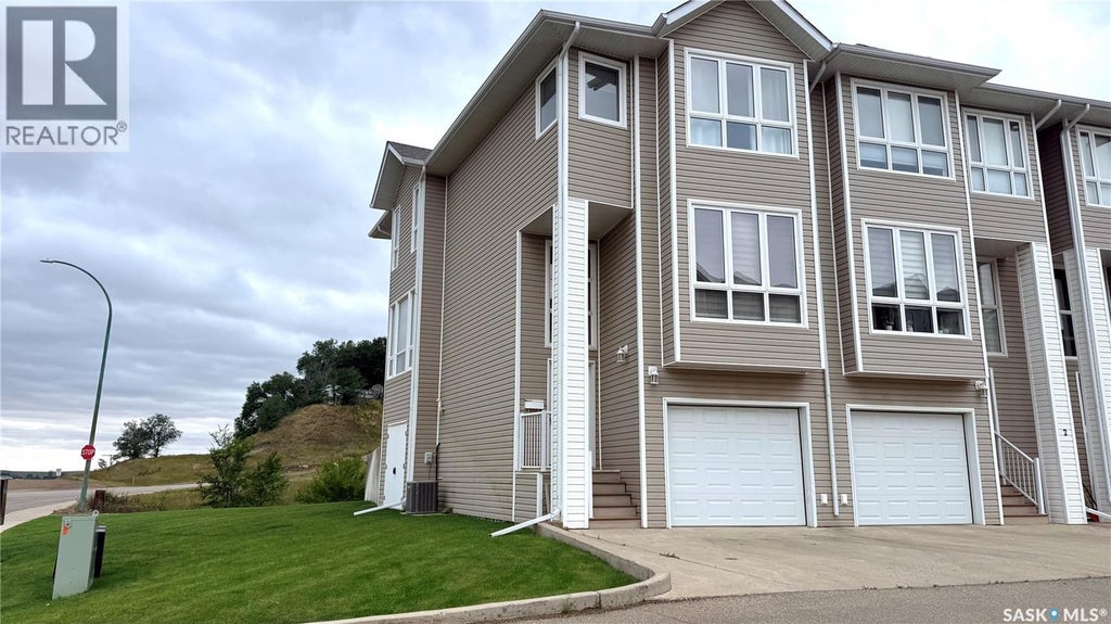 1 697 SUN VALLEY DRIVE, ESTEVAN, SK S4A 2X7 - Image 594428846.jpeg?d=l