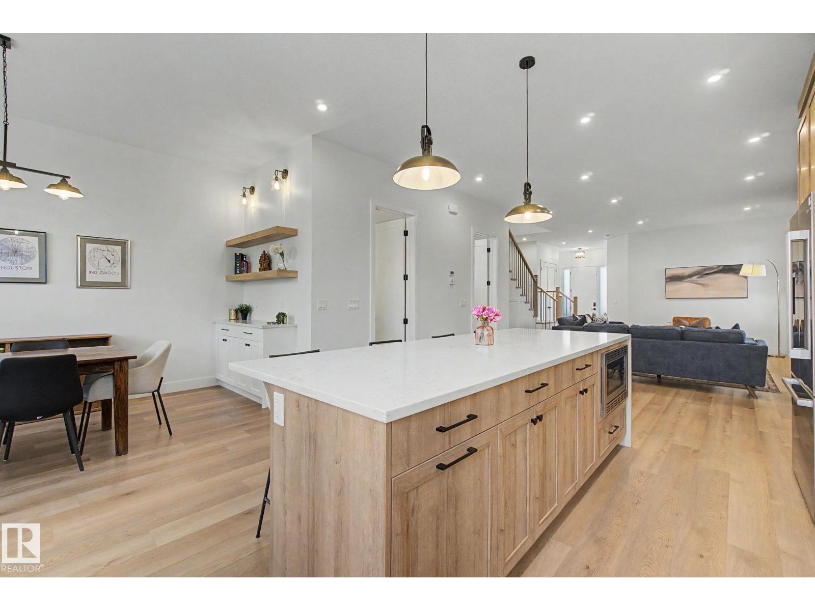 14711 88 AV NW