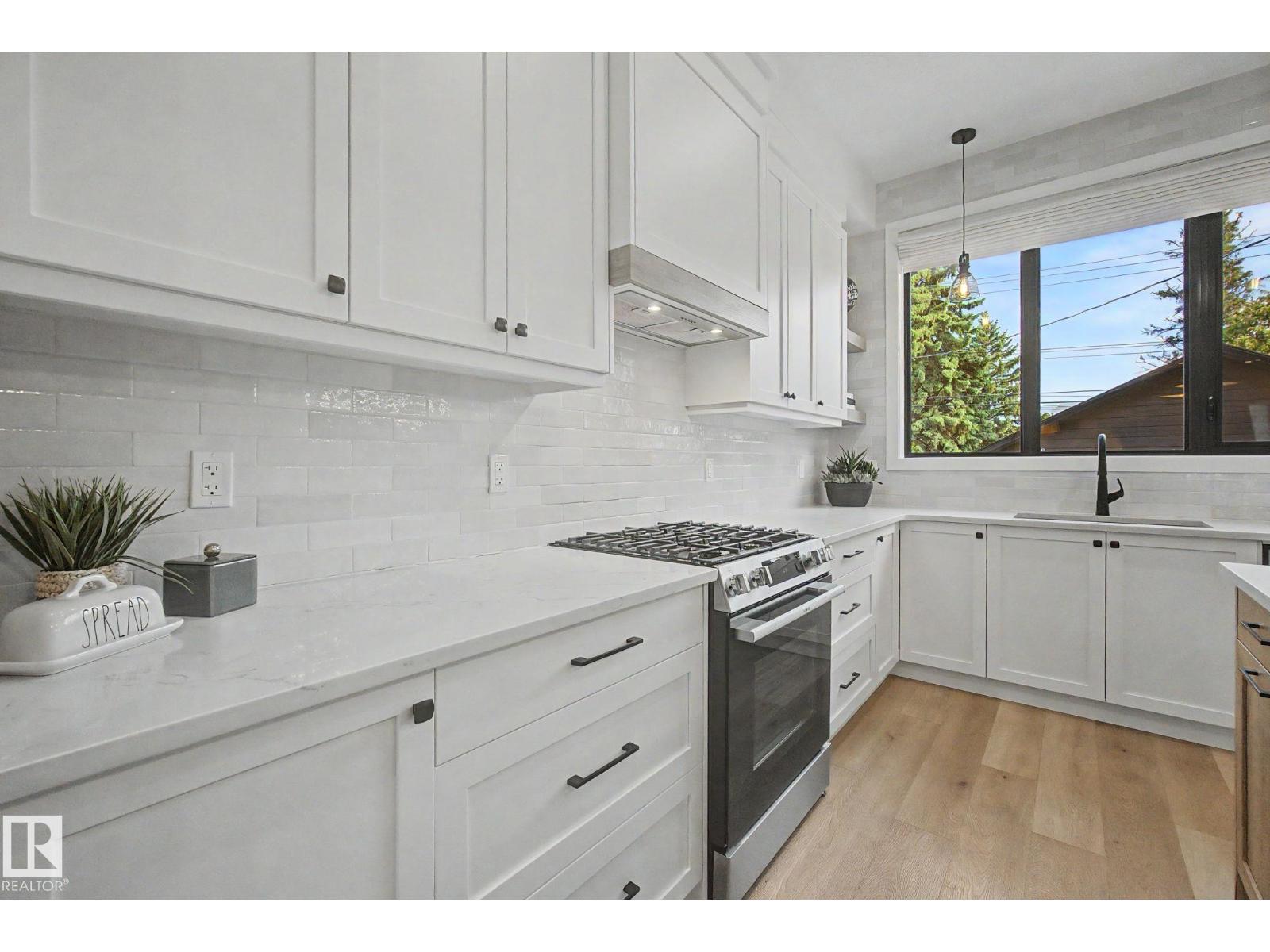14711 88 AV NW