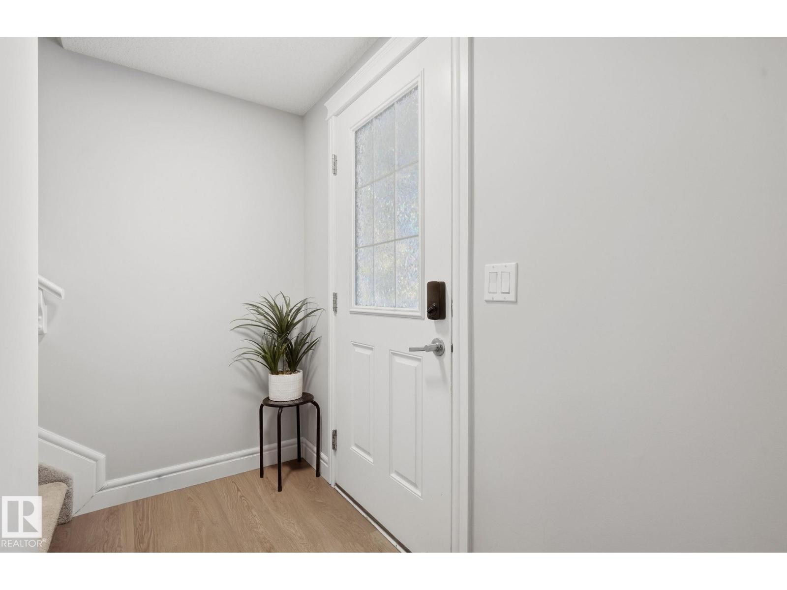 #52 16335 84 ST NW