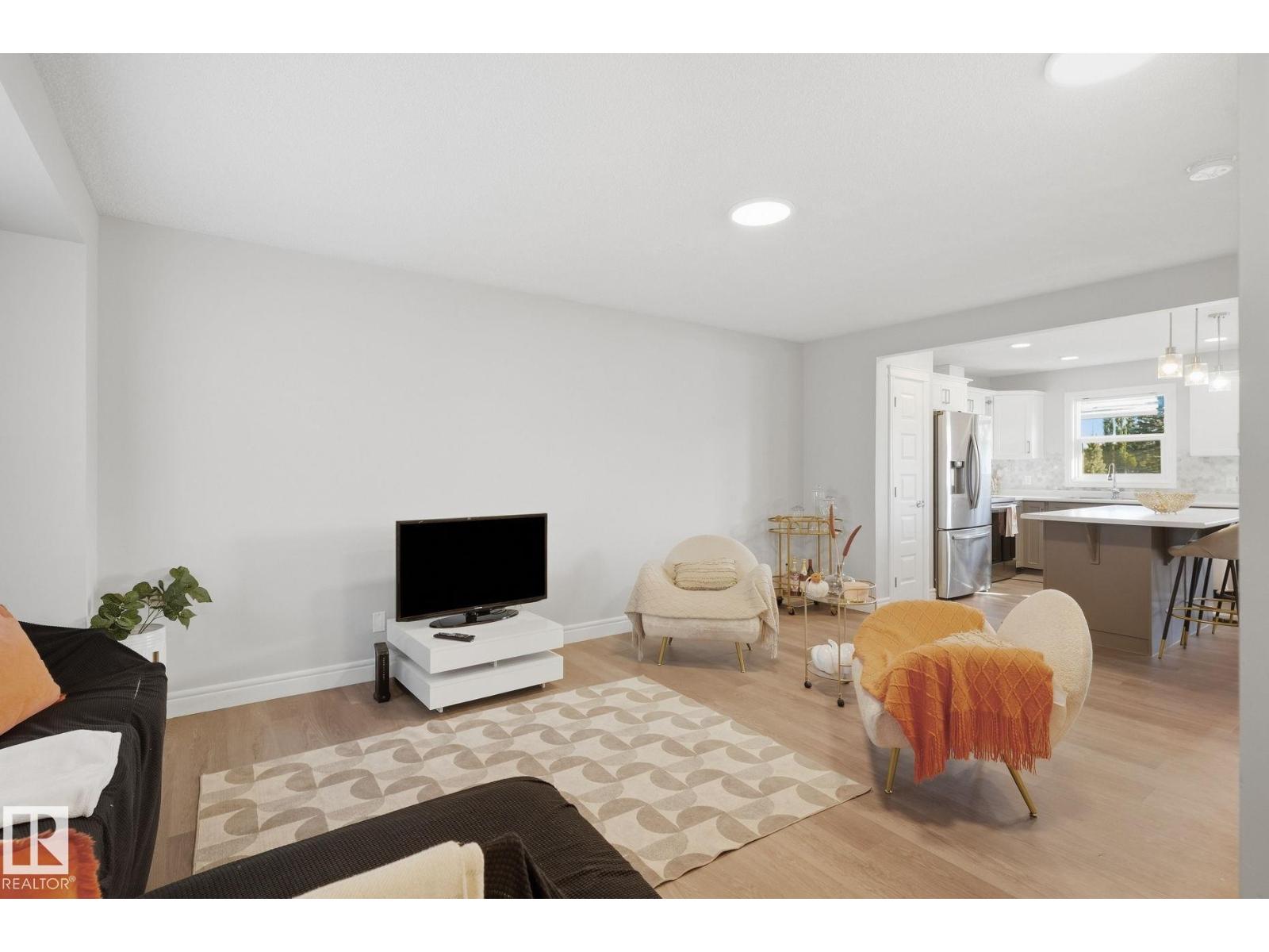 #52 16335 84 ST NW