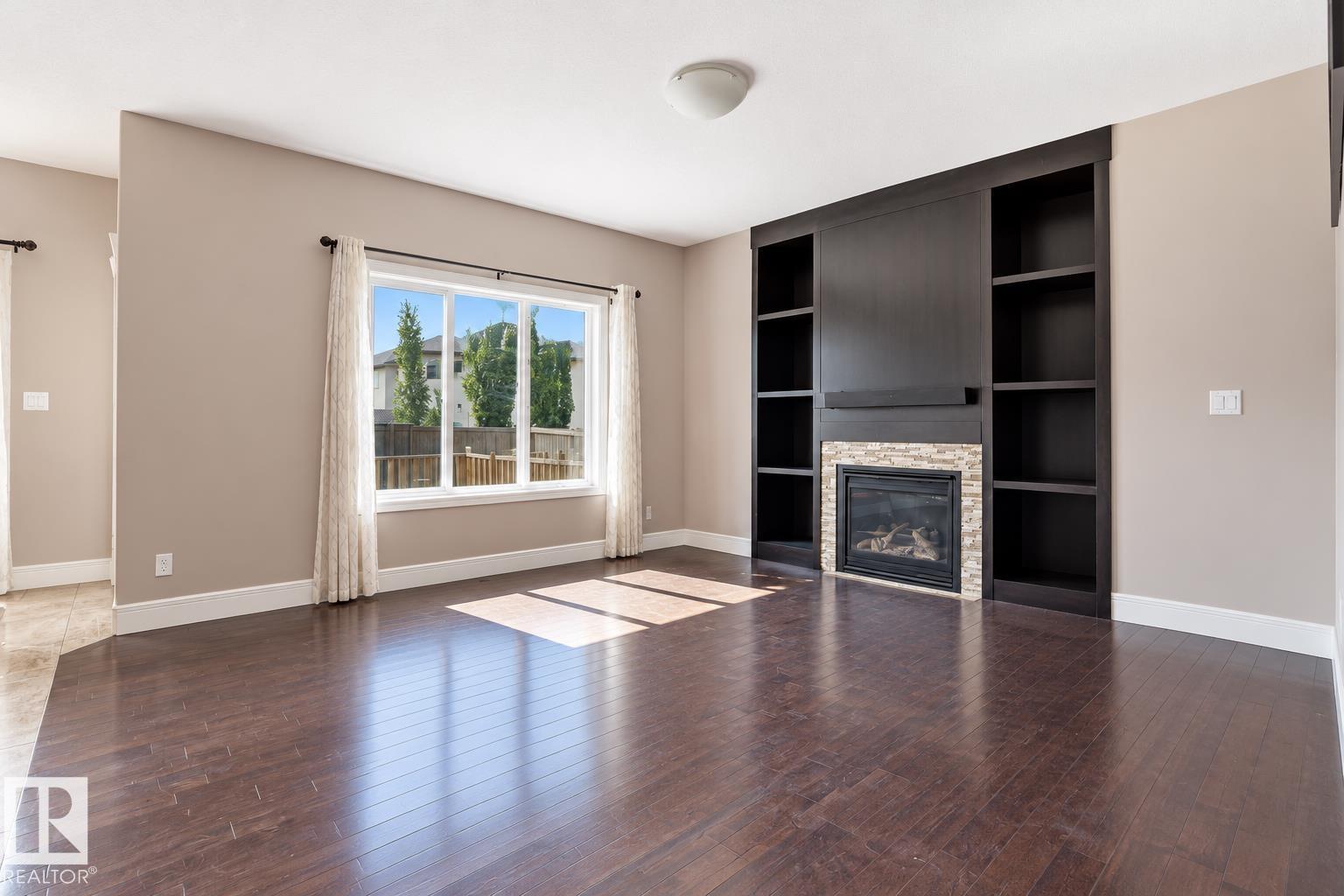 258 ALBANY DR NW