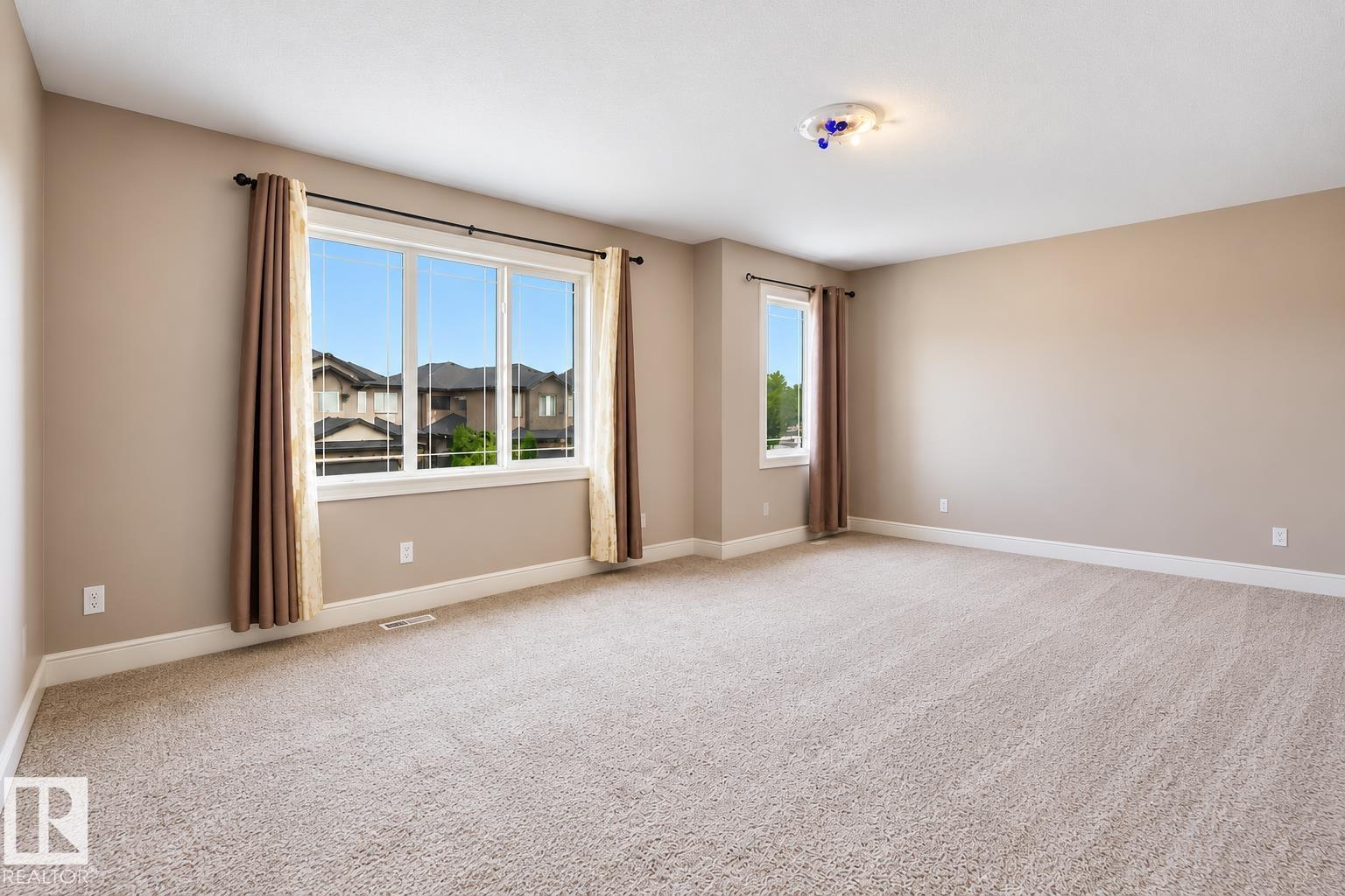 258 ALBANY DR NW