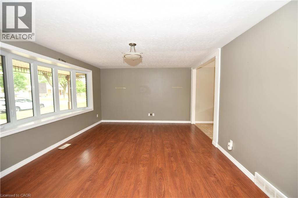 37 EBURY Crescent