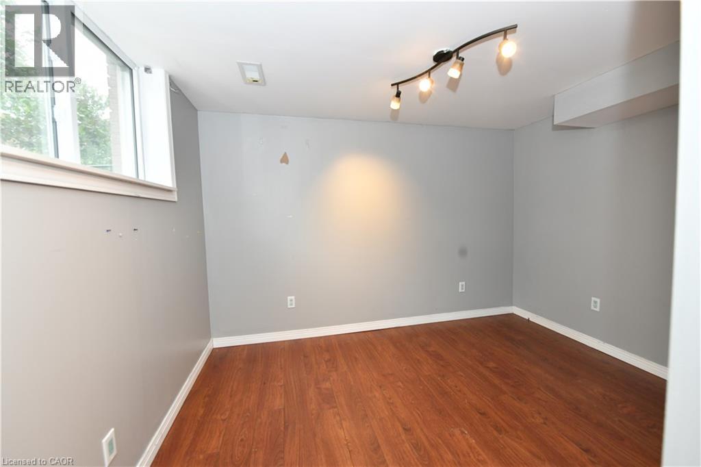 37 EBURY Crescent
