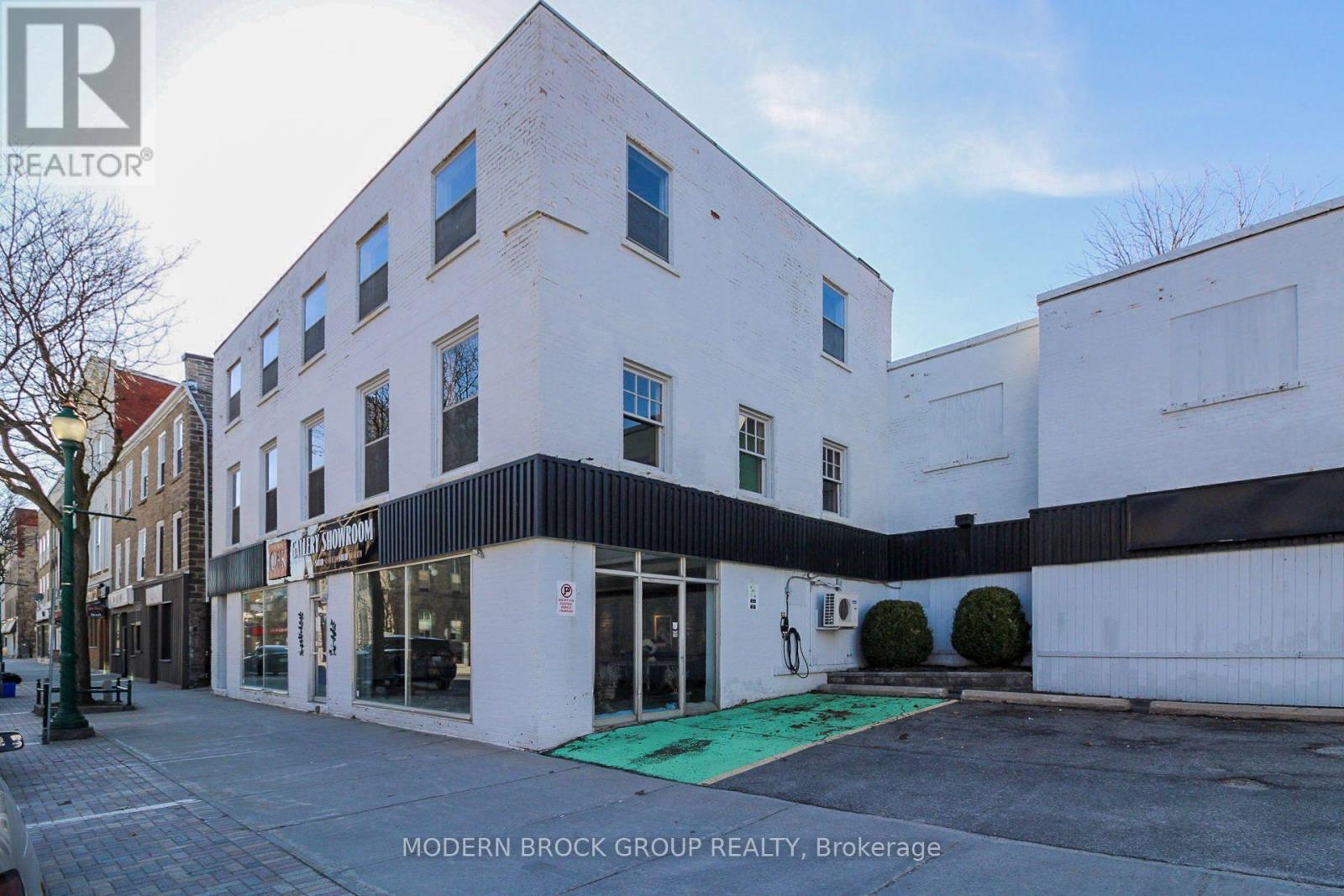 26 KING STREET E