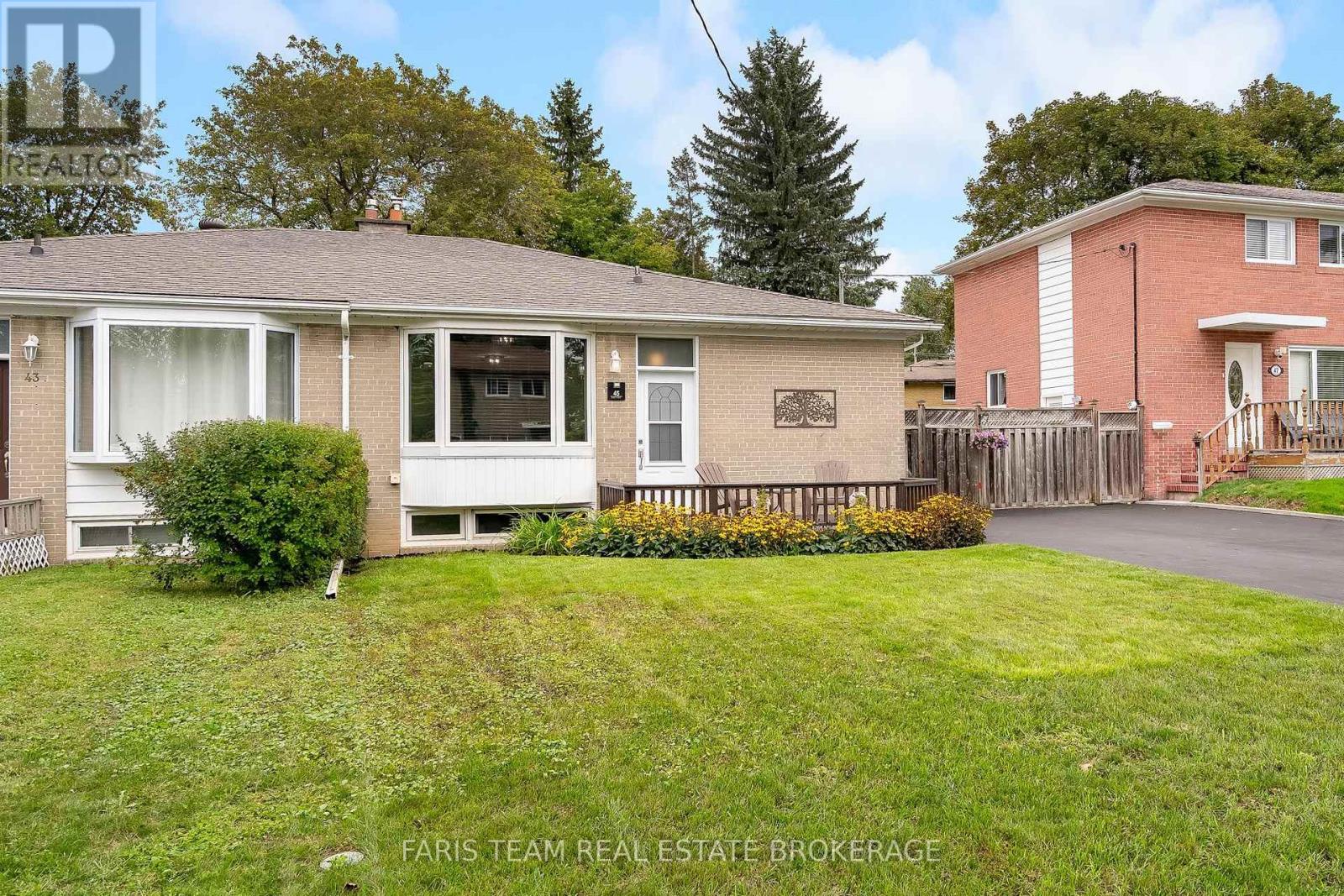 45 BAILEY CRESCENT