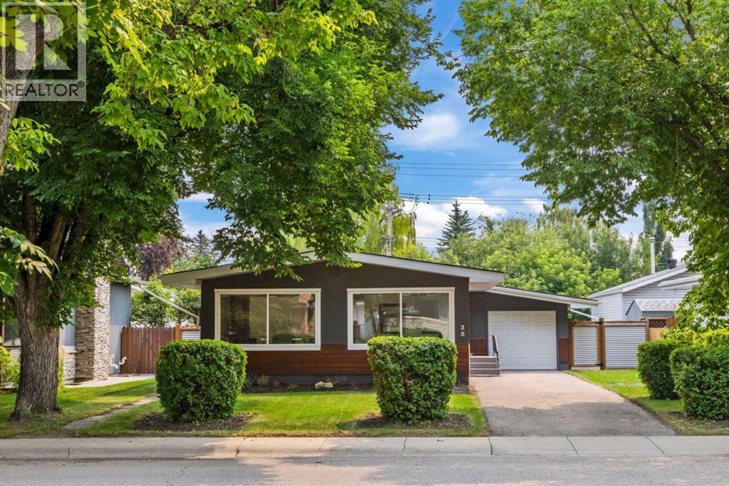 38 Westwood Drive SW