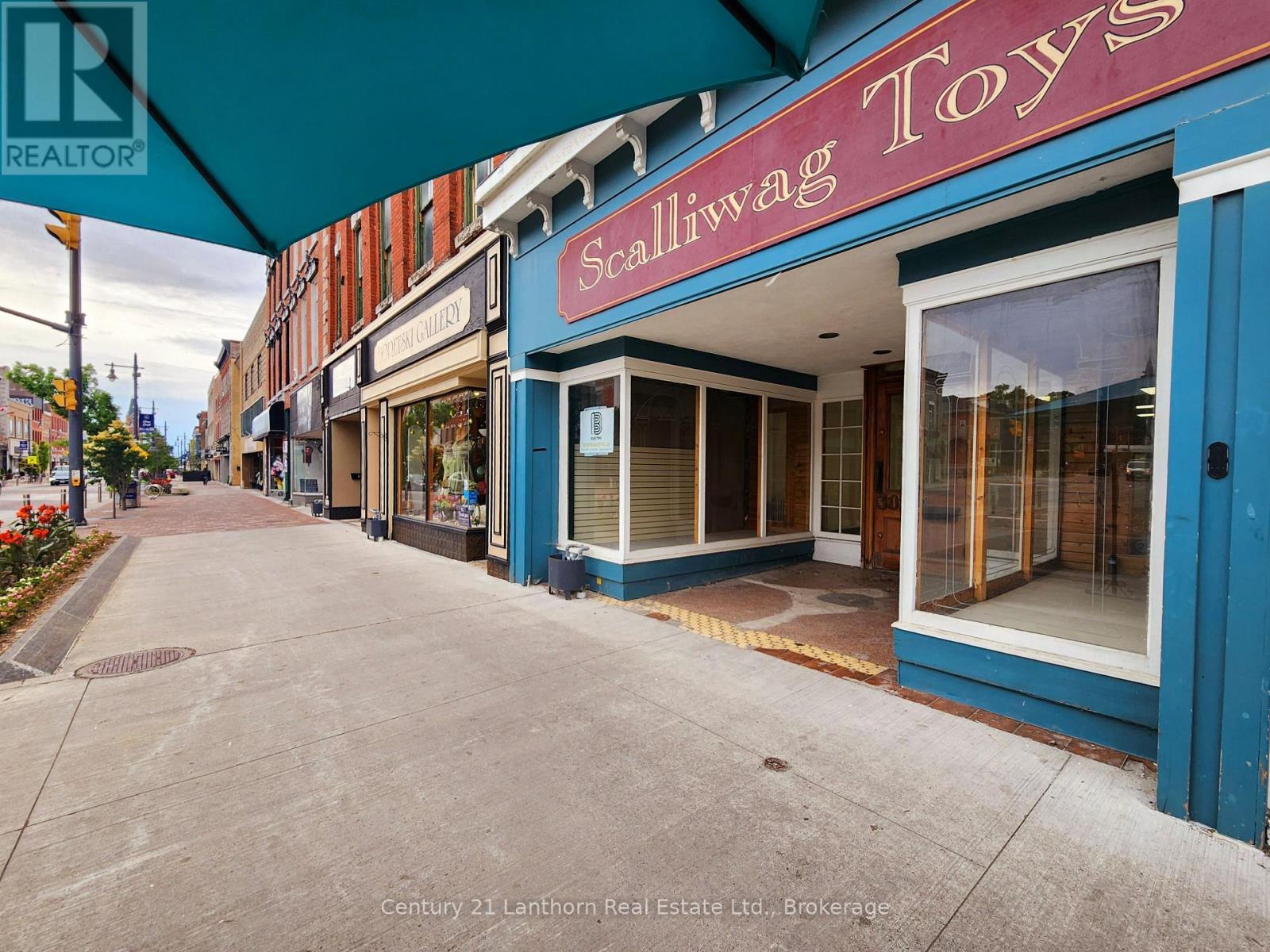 1 - 302 FRONT STREET