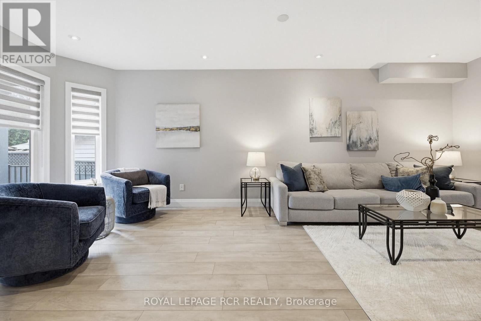 42 ARCHBURY CIRCLE