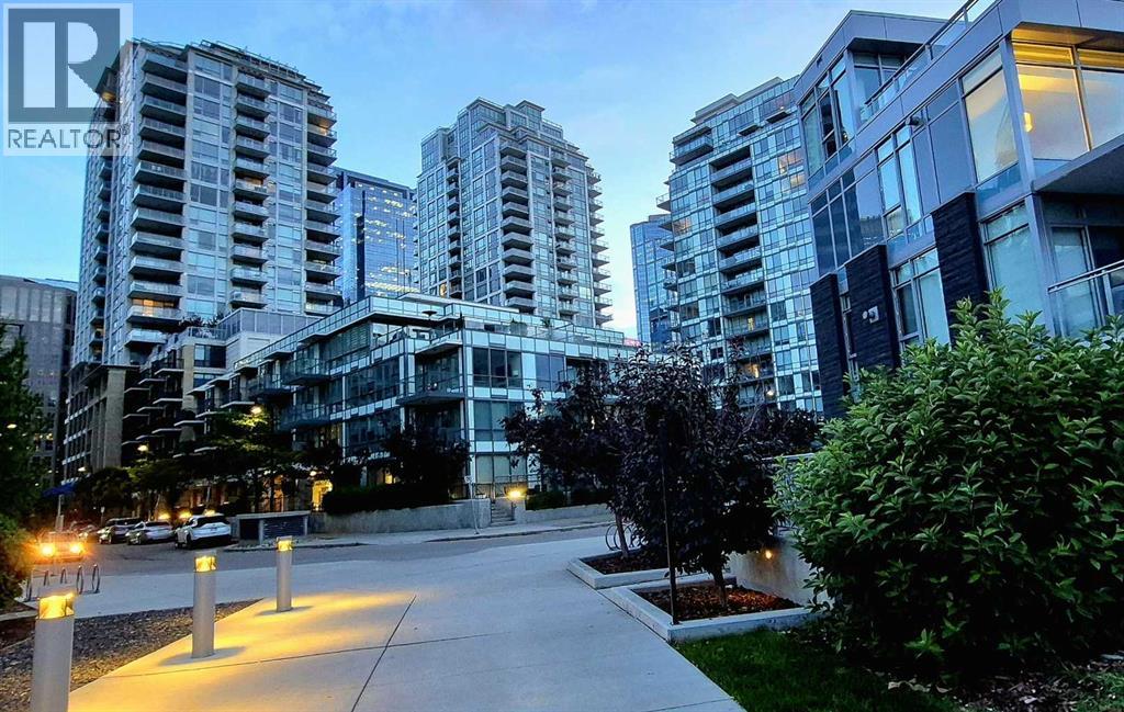 301, 51 WATERFRONT MEWS SW, CALGARY, AB T2P 0X3 - Image 2247638195.jpeg?d=l