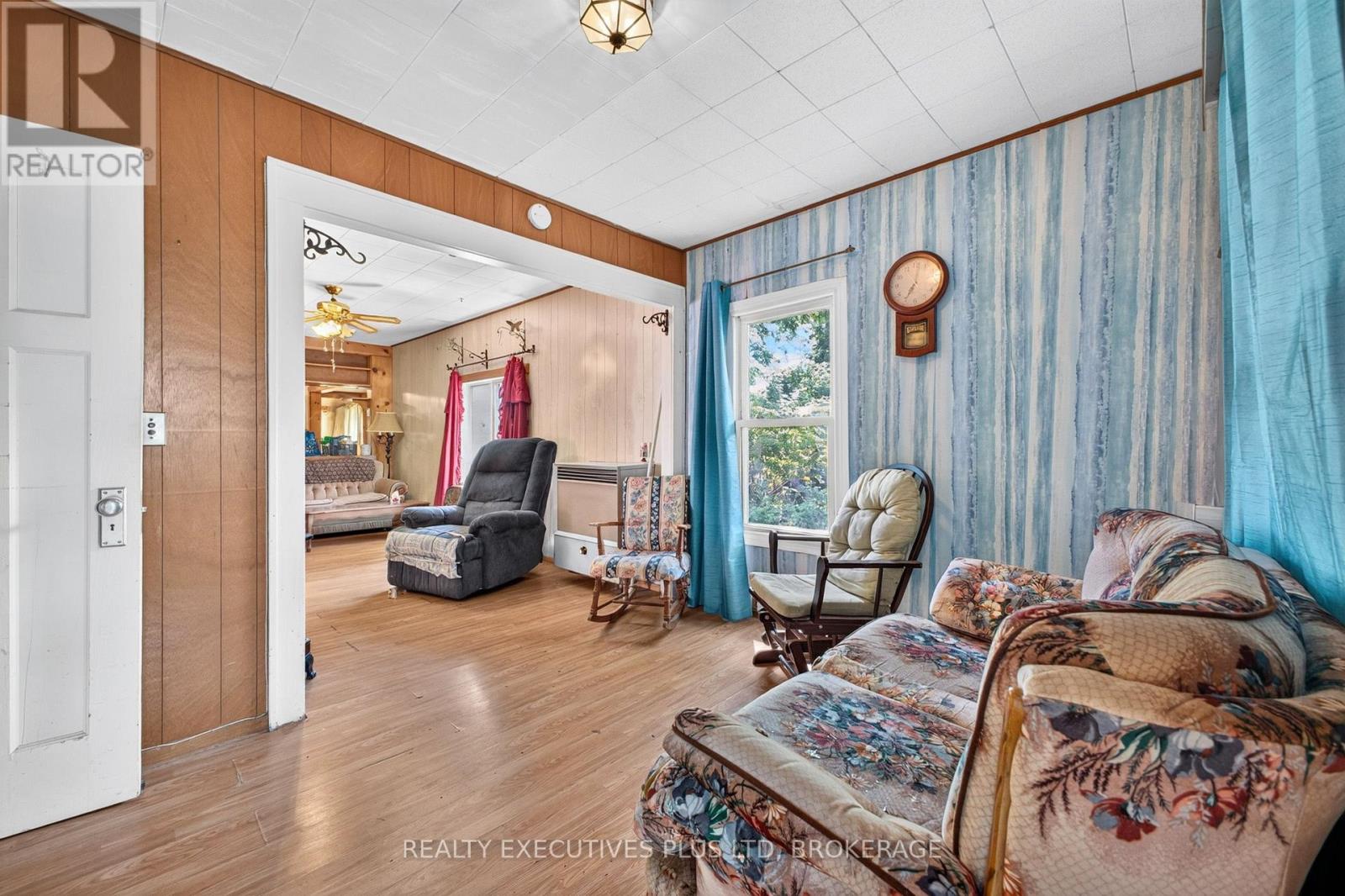 3907 ALEXANDRA ROAD