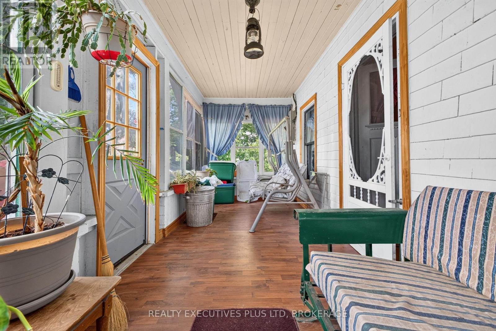 3907 ALEXANDRA ROAD