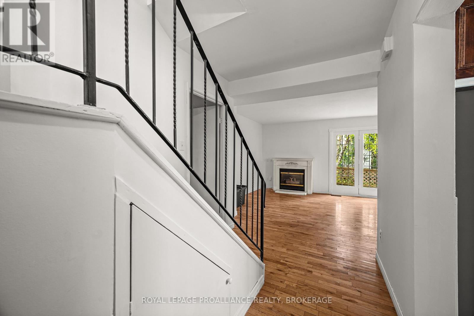 42 WYCLIFFE CRESCENT