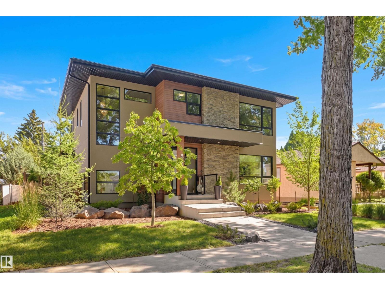 9235 148 ST NW