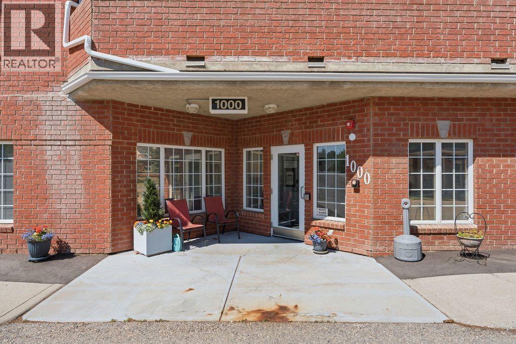 1210, 1210 Sienna Park Green SW