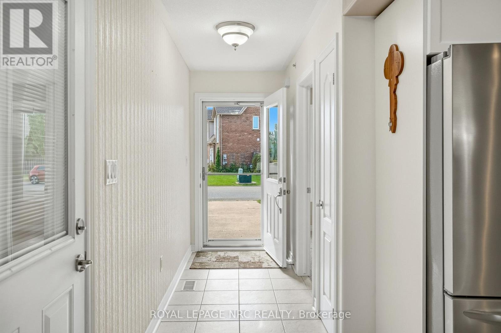 8 BLUEGRASS CRESCENT