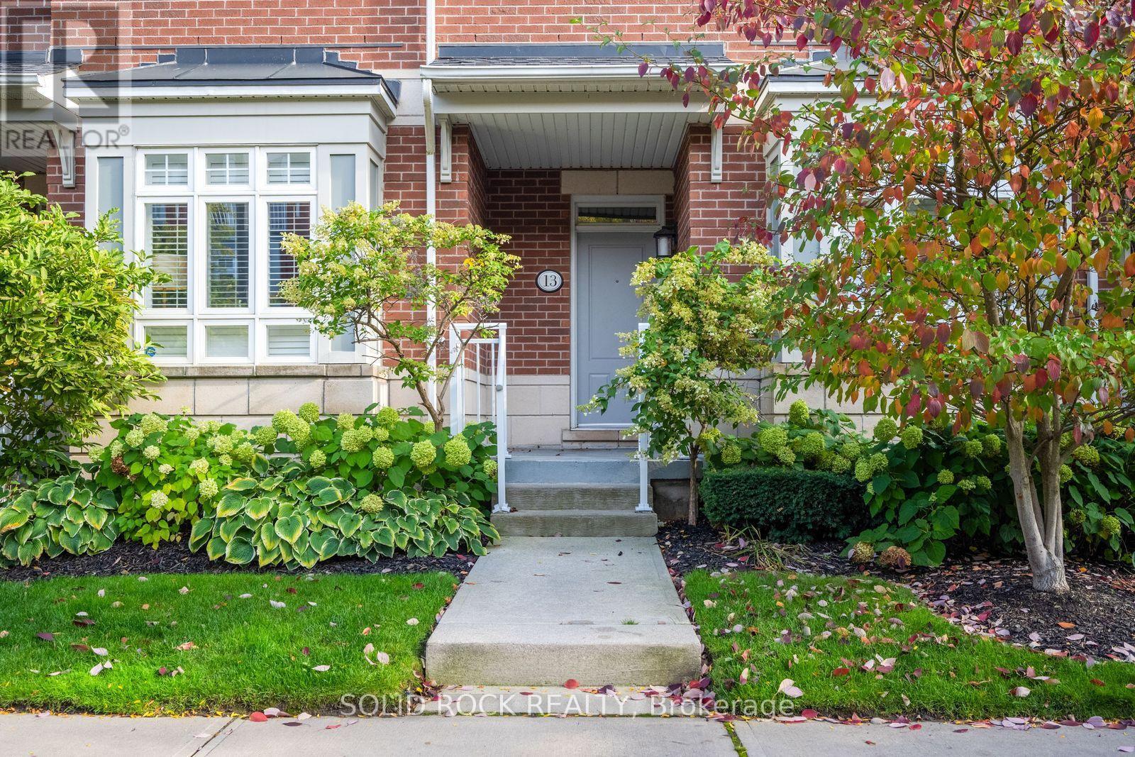 13 COMPASS WAY