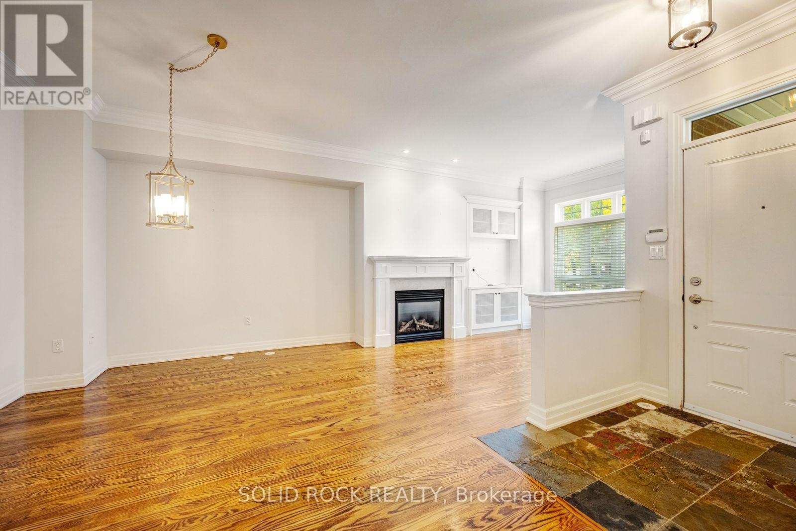 13 COMPASS WAY