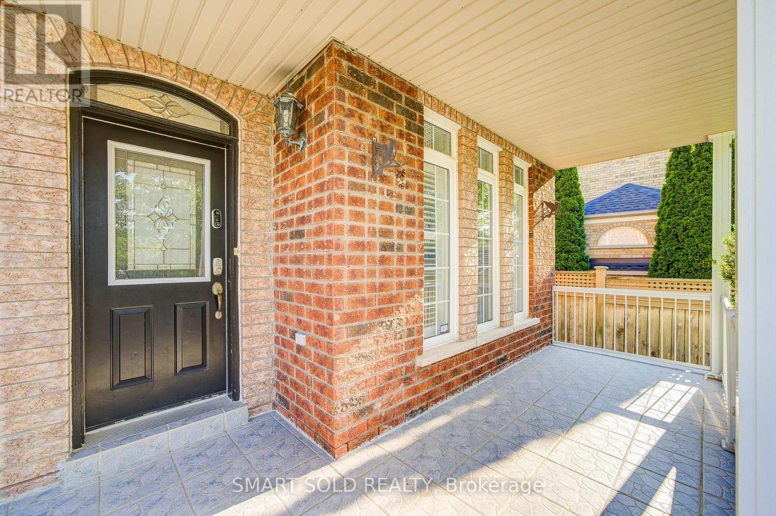 39 VICTORIA WOOD AVENUE