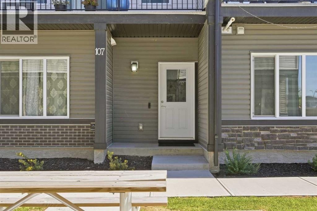 107 Corner Meadows Square NE