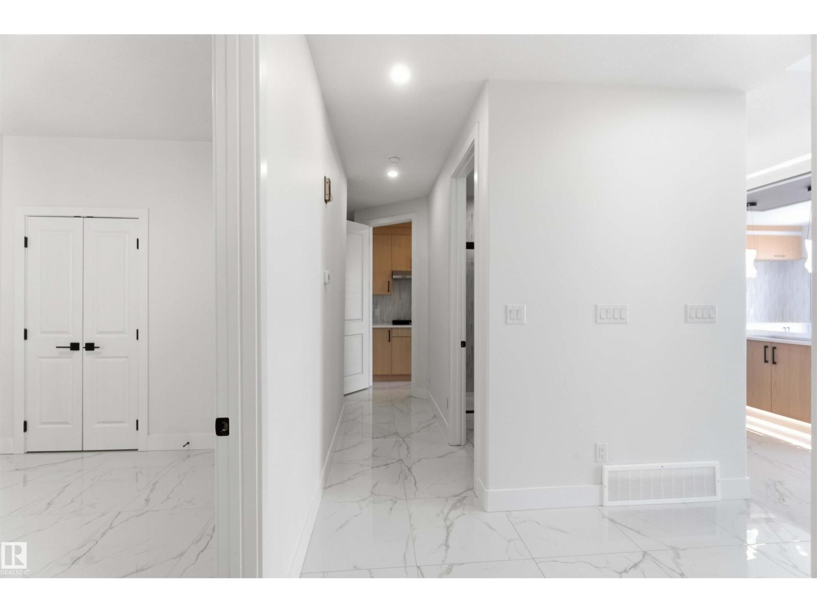 415 PINE PT