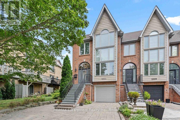 Photo 1 of 40 — 2331 MARINE DRIVE, Oakville (BR Bronte), ON L6L 1C2