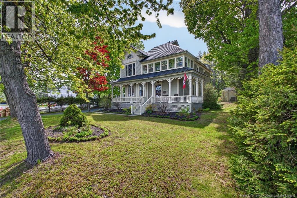 1606 Water Street - Photo 2