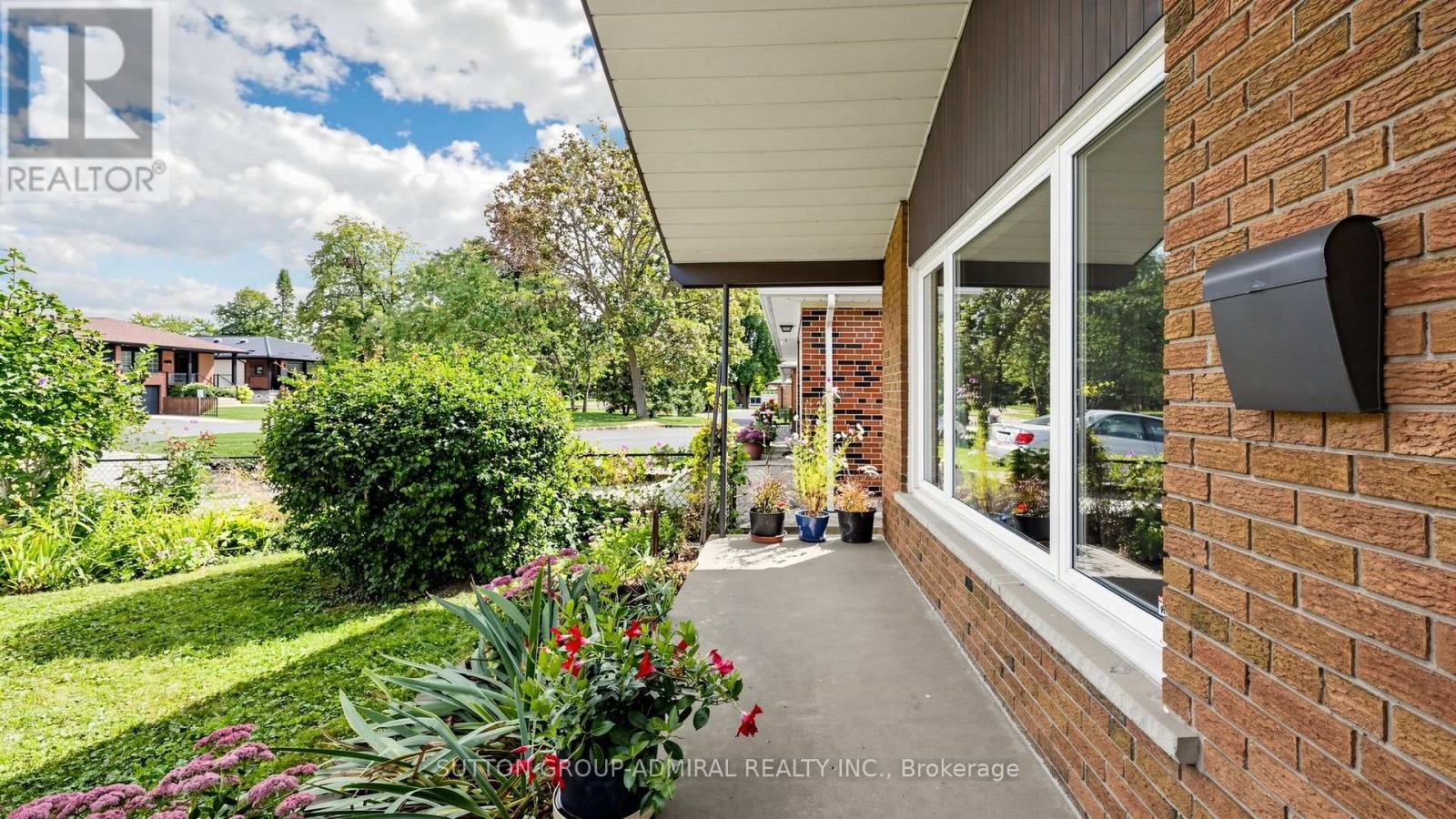 27 WARLINGHAM COURT
