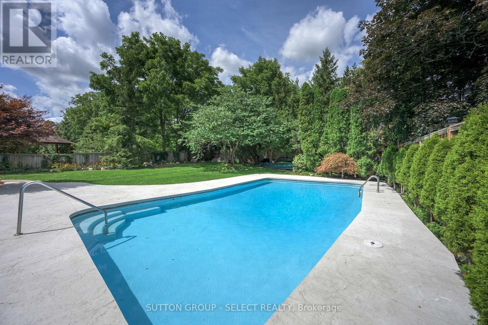 10 NORTHCREST DRIVE