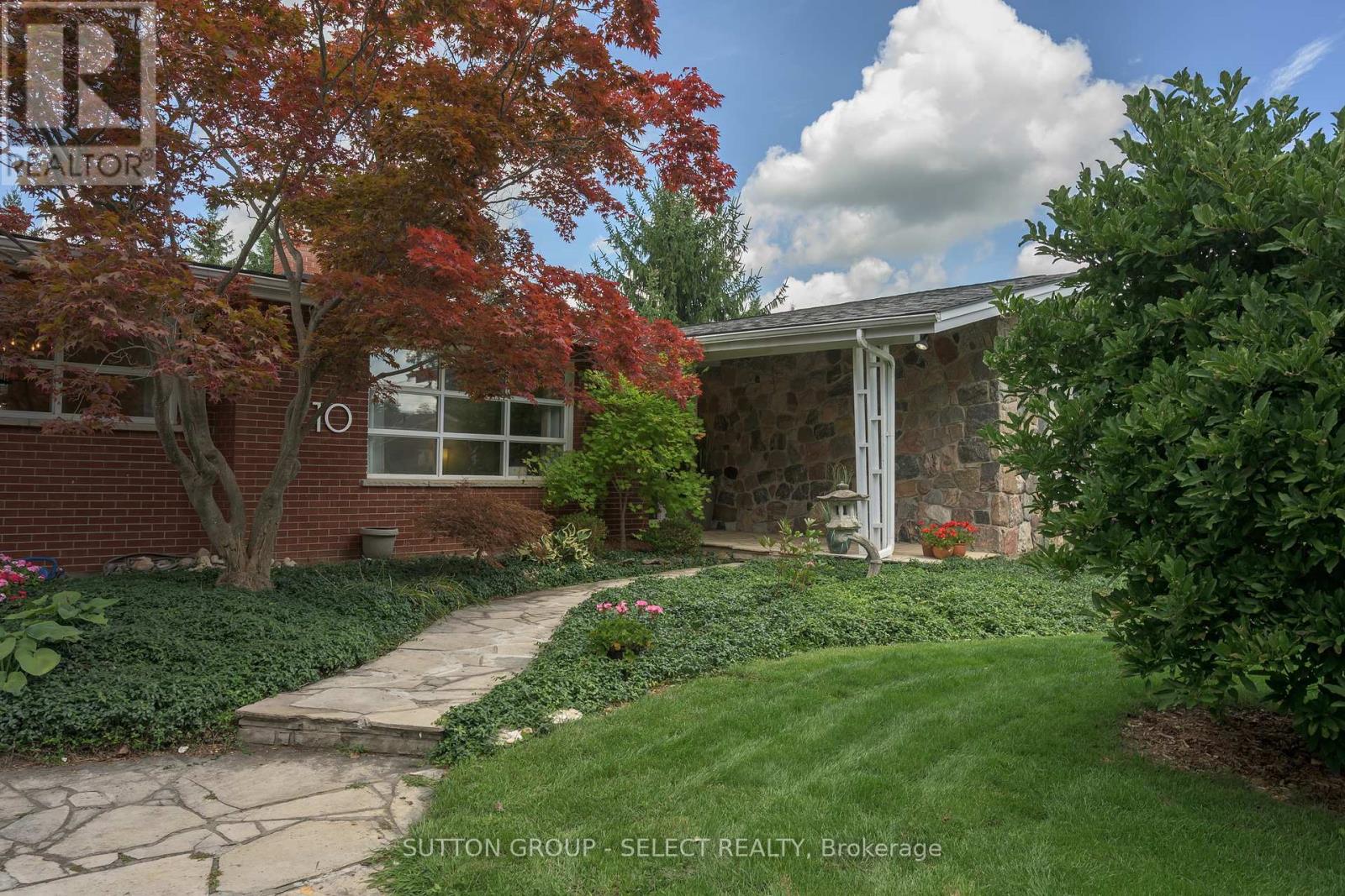 10 NORTHCREST DRIVE