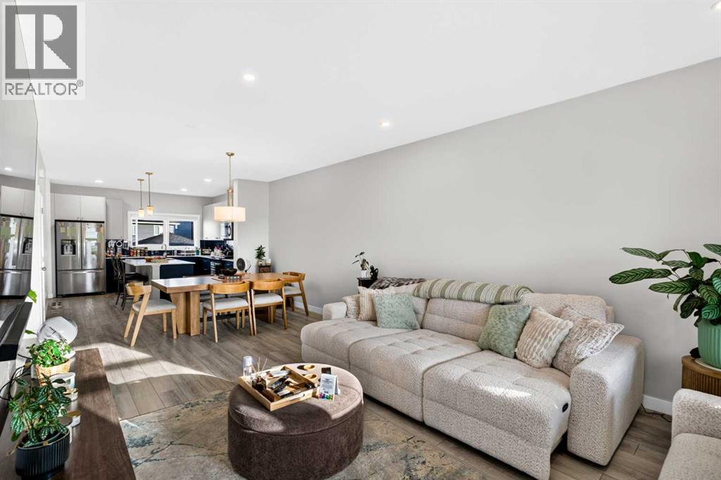 150 Edith Green NW