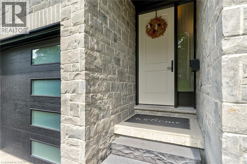 90 MARGARET Avenue N Unit# A